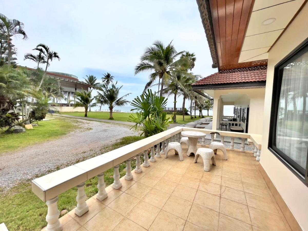 Ban Saithong Beach Resort Bang Saphan Noi Exterior photo