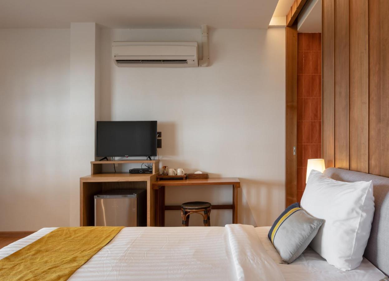 Ban Saithong Beach Resort Bang Saphan Noi Exterior photo