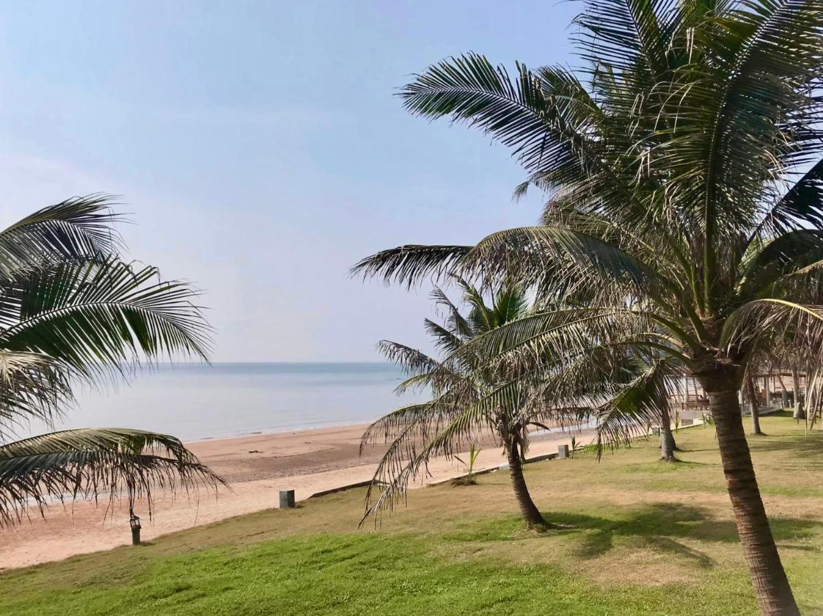 Ban Saithong Beach Resort Bang Saphan Noi Exterior photo