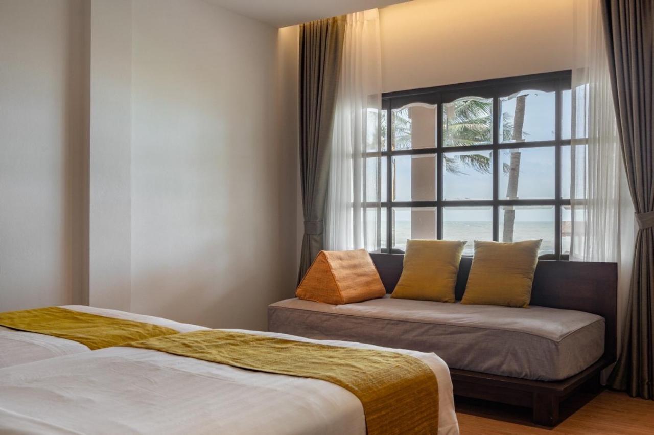 Ban Saithong Beach Resort Bang Saphan Noi Exterior photo