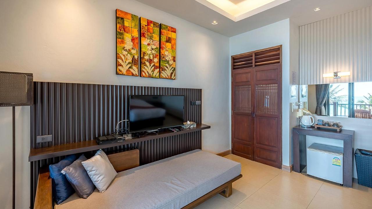 Ban Saithong Beach Resort Bang Saphan Noi Exterior photo