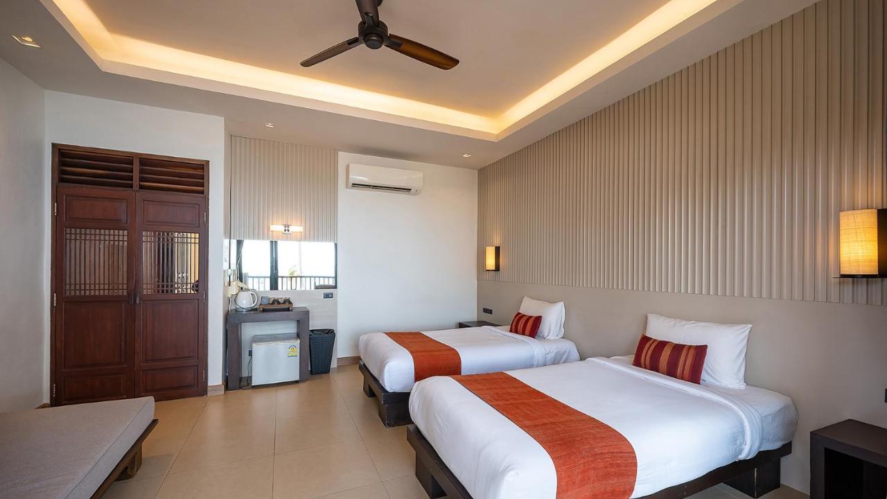 Ban Saithong Beach Resort Bang Saphan Noi Exterior photo