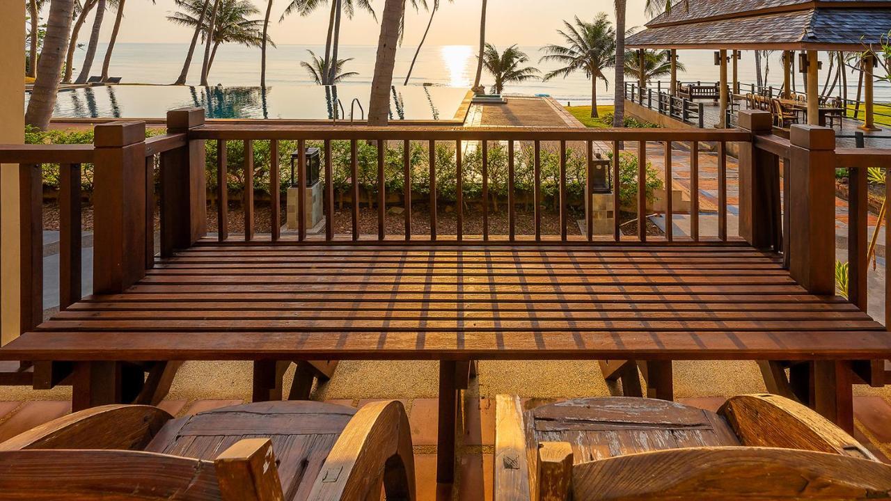 Ban Saithong Beach Resort Bang Saphan Noi Exterior photo