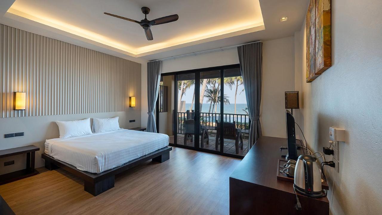 Ban Saithong Beach Resort Bang Saphan Noi Exterior photo